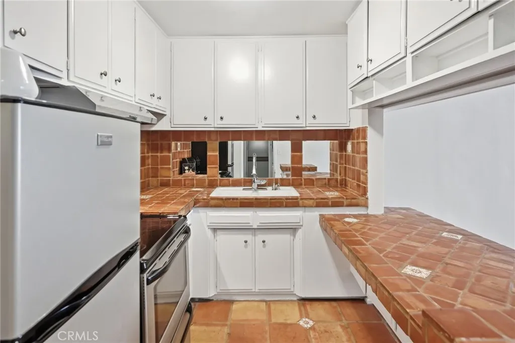 425 S Kenmore Unit 206, Los Angeles, CA 90020 - Photo 5 of 27, Los Angeles, CA