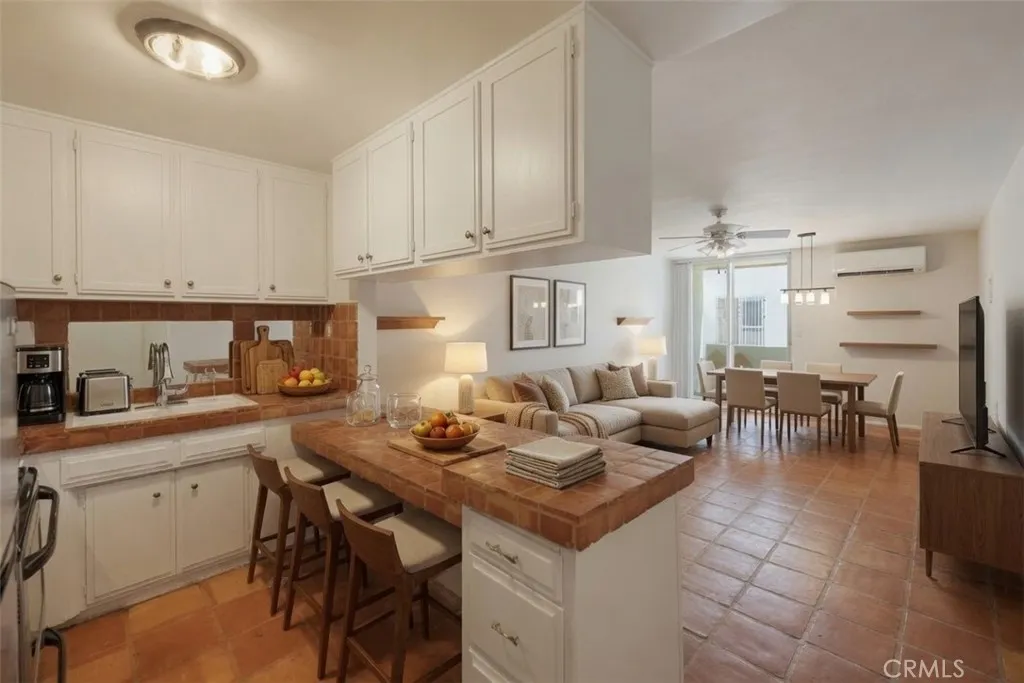 425 S Kenmore Unit 206, Los Angeles, CA 90020 - Photo 2 of 27, Los Angeles, CA