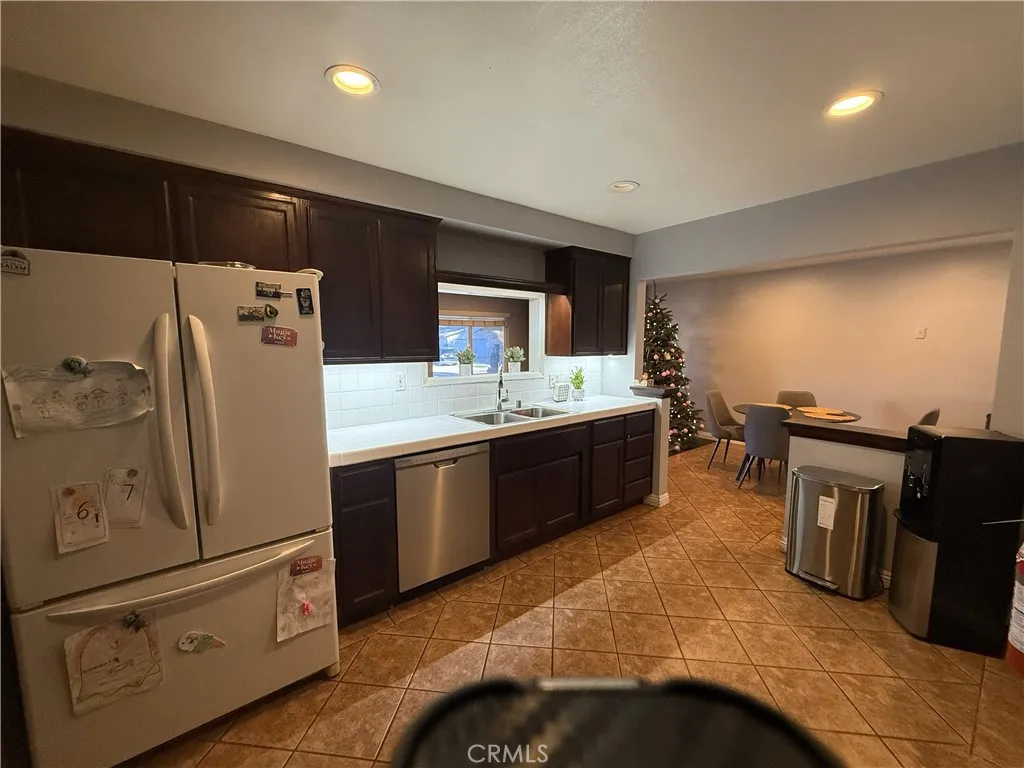 288 Royal Coach, Pomona, CA 91767 - Photo 2 of 42, Pomona, CA