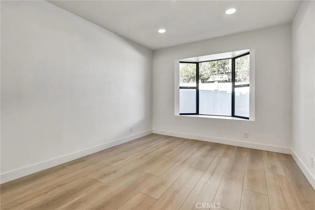 https://cdn.realtyfeed.com/cdn/127/306574892/c7c3c3ea18fe3ebd59a859097d4a852a.webp
