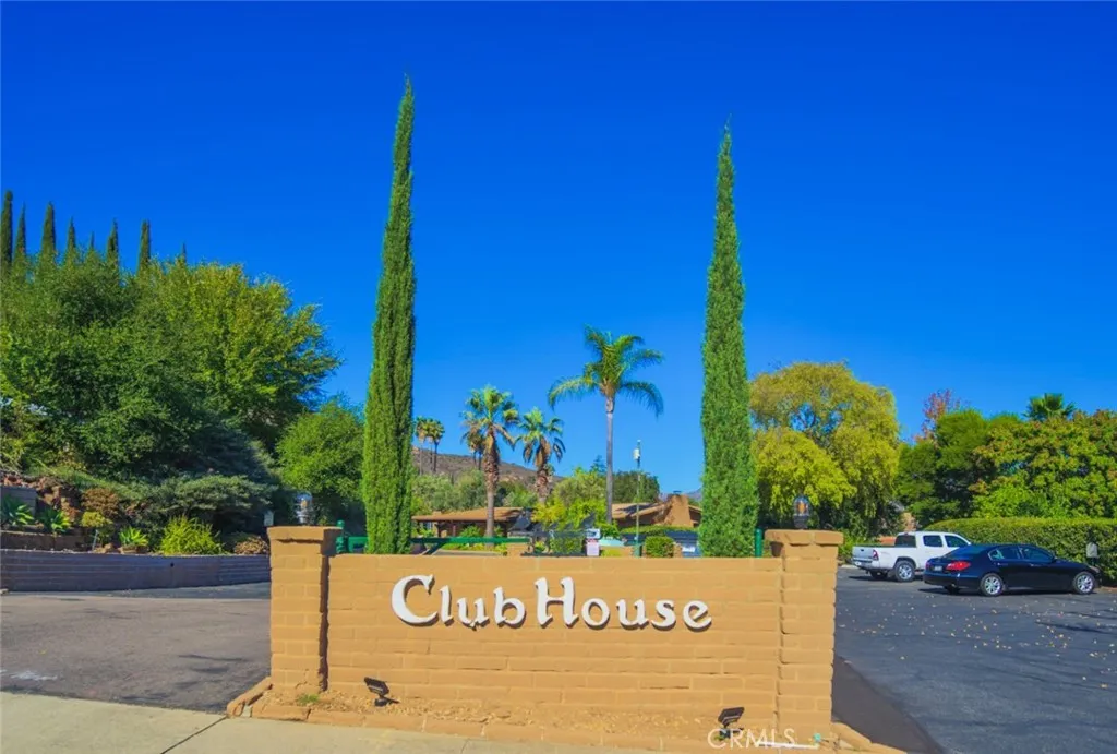 https://cdn.realtyfeed.com/cdn/127/306575210/44463cc59926b88ed1d235530e3f09c5.webp