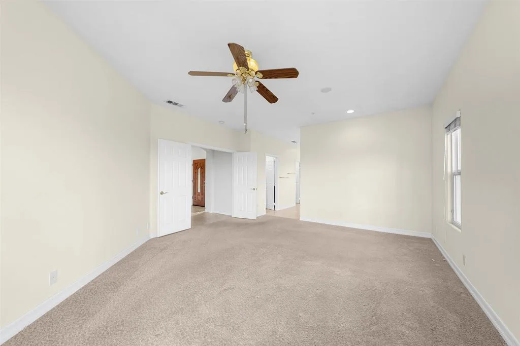 https://cdn.realtyfeed.com/cdn/127/306575232/7ba31fb1f9c46c14de6ab015076d625c.webp