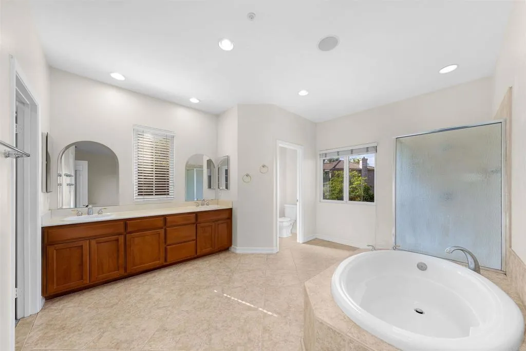 https://cdn.realtyfeed.com/cdn/127/306575232/b357de575c8b8f054b08d9d8a18cd62e.webp