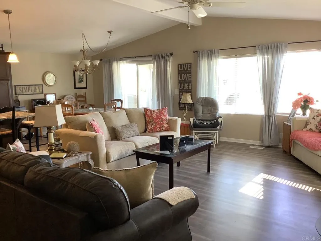 https://cdn.realtyfeed.com/cdn/127/306575393/33ef35e376b72a50d94f9ba57987a698.webp