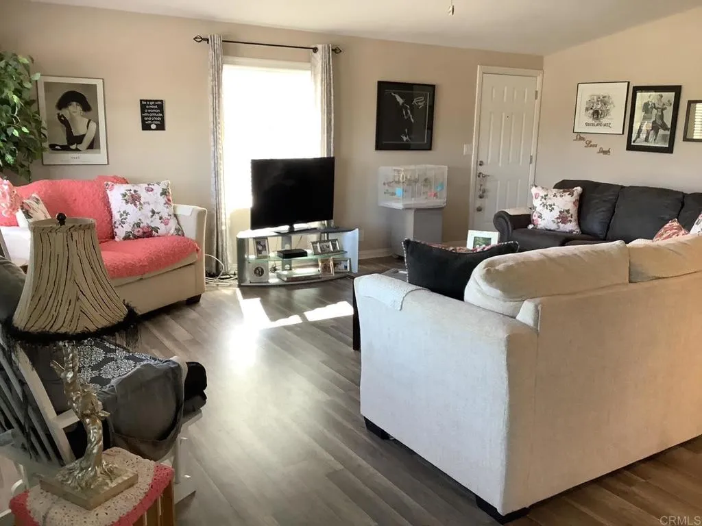 https://cdn.realtyfeed.com/cdn/127/306575393/c1eab48bdbcfdcfb12ff1b4c05938fc7.webp