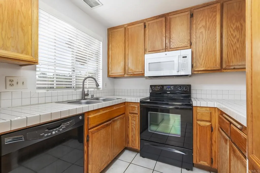Photo #8: PTP2508107 Listing: Photo #8
