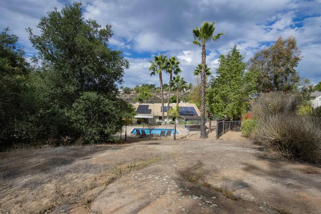 https://cdn.realtyfeed.com/cdn/127/306575455/2293835439564df774fd9d0ea1ac3787.webp