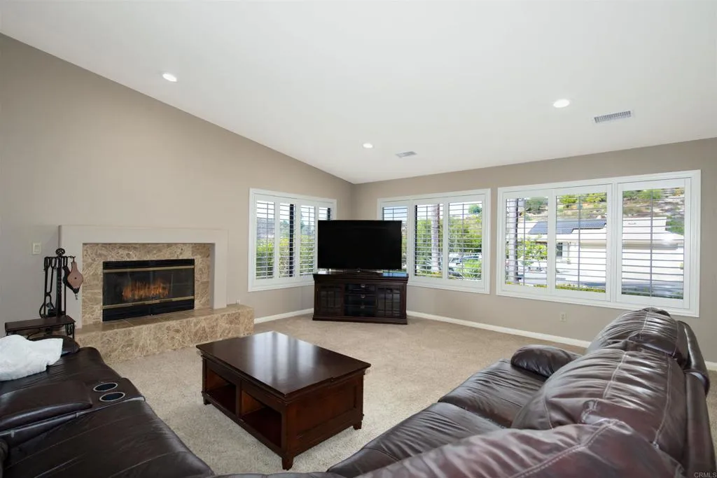 https://cdn.realtyfeed.com/cdn/127/306575455/a1a1a77f1da2a36dfc23d01fccfbf675.webp