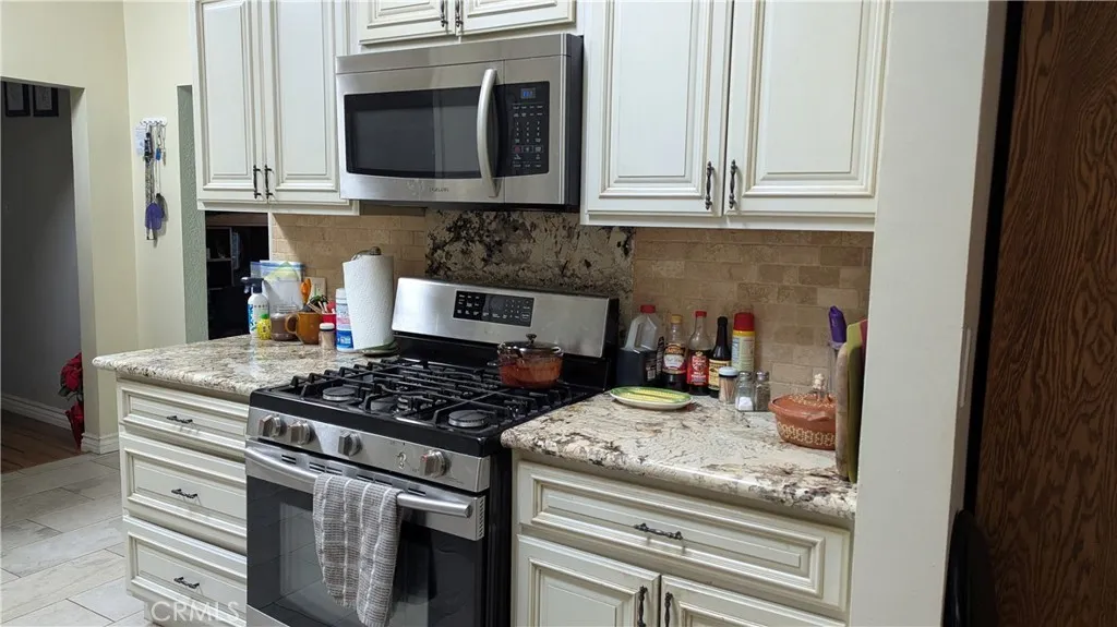 https://cdn.realtyfeed.com/cdn/127/306575489/75352e4eeac3a3528de0a3649ba8556b.webp