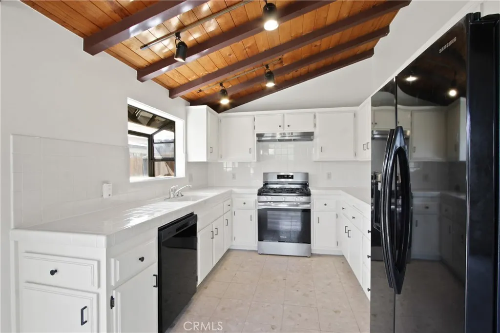 Costa Mesa, CA 92627