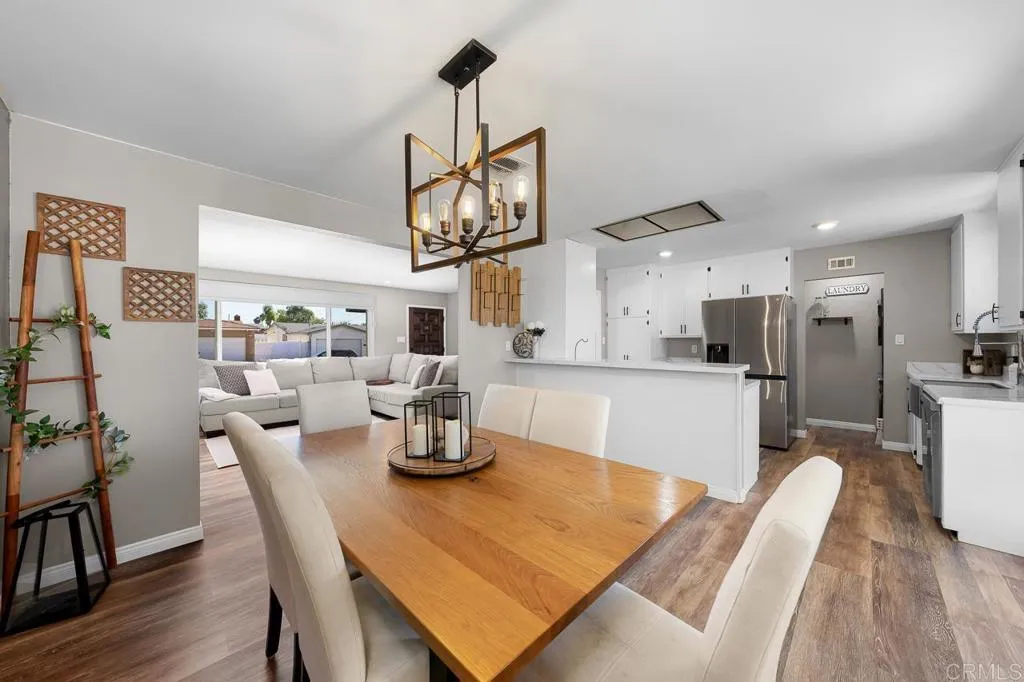 https://cdn.realtyfeed.com/cdn/127/306575686/3cb9ec6c3e6fc570e4fe24eab064c421.webp