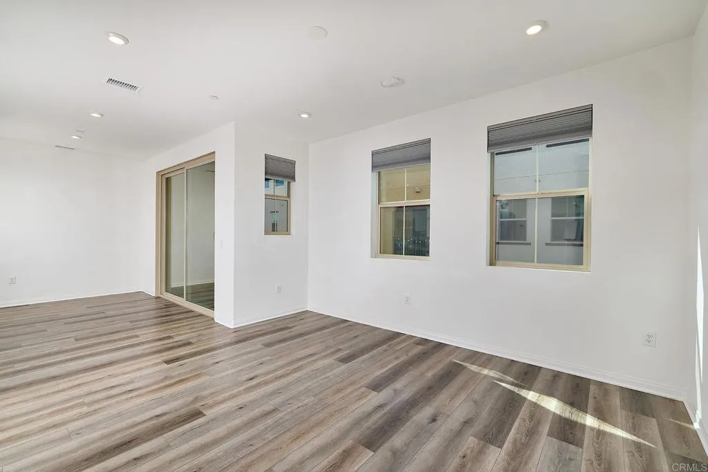 https://cdn.realtyfeed.com/cdn/127/306575779/55f68857c0fed7fe4a258888410cf093.webp