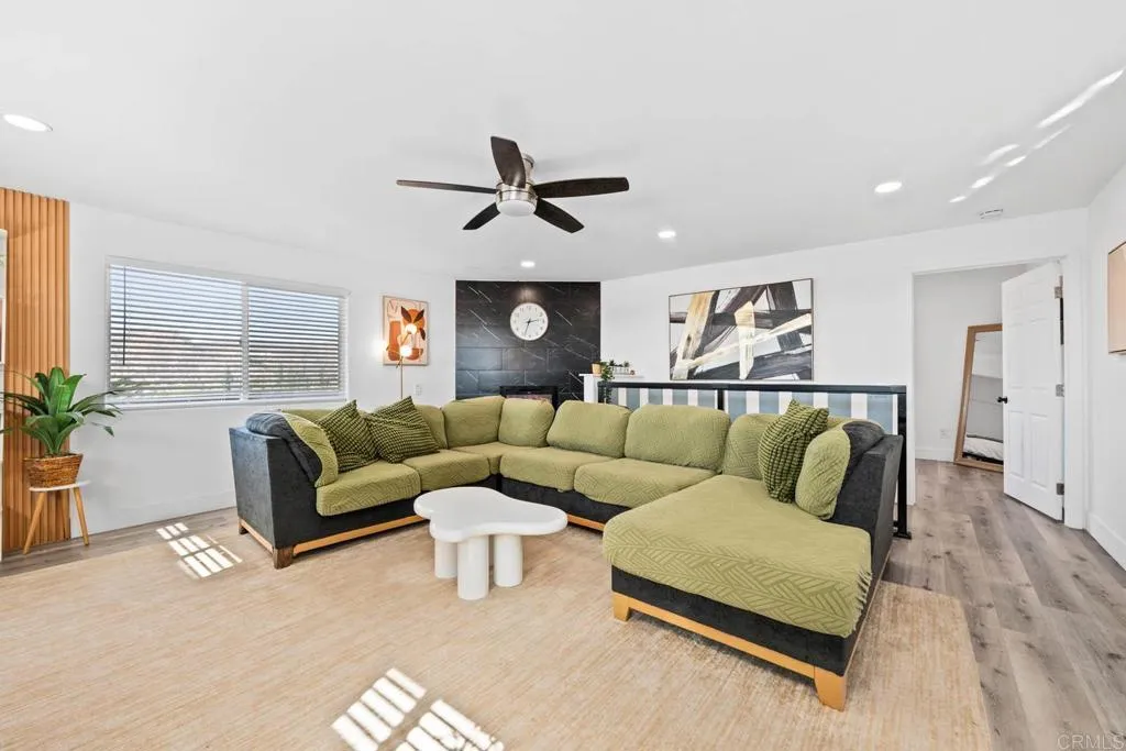 https://cdn.realtyfeed.com/cdn/127/306575827/f988b81f97c7cd097adf38830edf9055.webp