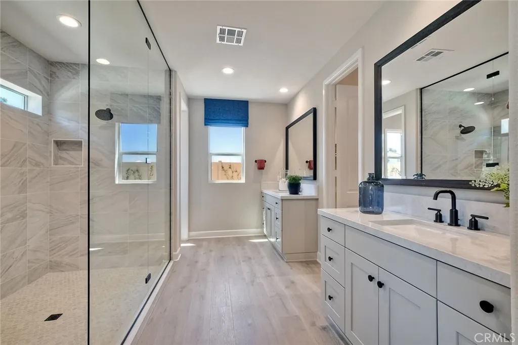https://cdn.realtyfeed.com/cdn/127/306575832/2e9ca4d1fb2b39ba7a1ec475a7f2910f.webp