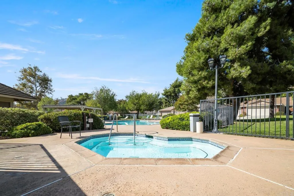 https://cdn.realtyfeed.com/cdn/127/306575837/121555a7abc6ac4b43517a58a4d8558f.webp