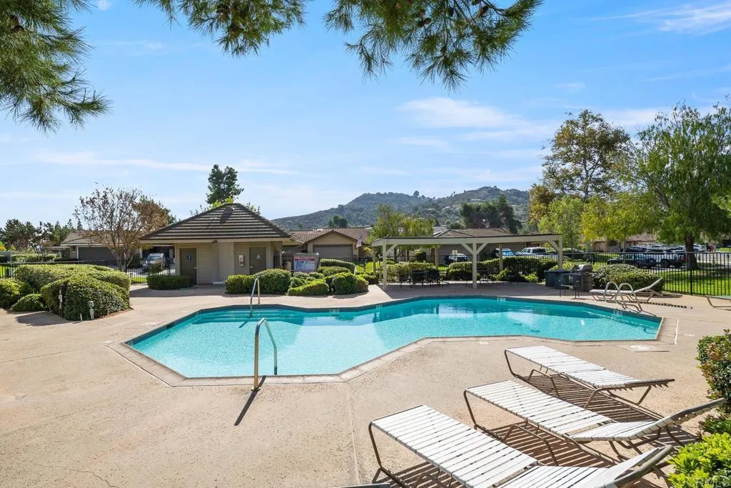 https://cdn.realtyfeed.com/cdn/127/306575837/5f0185b0f9fad1c64ec4fd17d6ed173d.webp