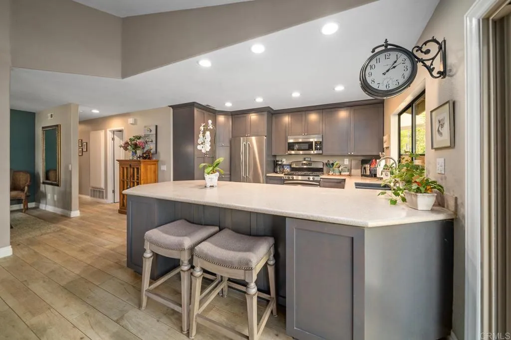 https://cdn.realtyfeed.com/cdn/127/306575837/81de39f3169d613bb5b562f0b8060377.webp