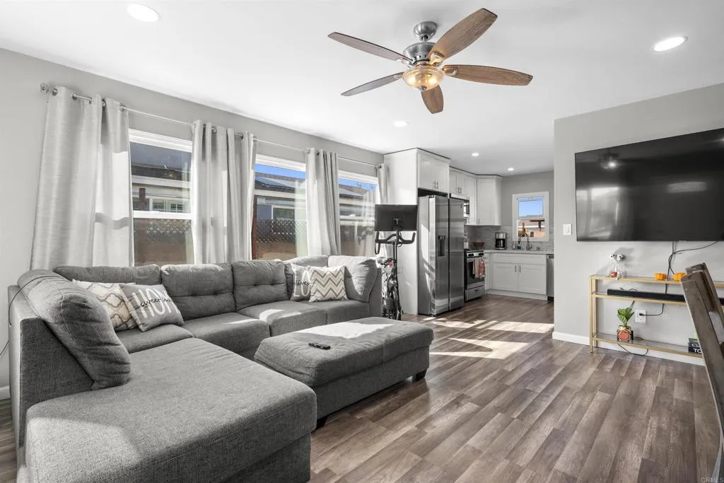 https://cdn.realtyfeed.com/cdn/127/306575881/d60db7c5edc998aa4977463ad054db9b.webp