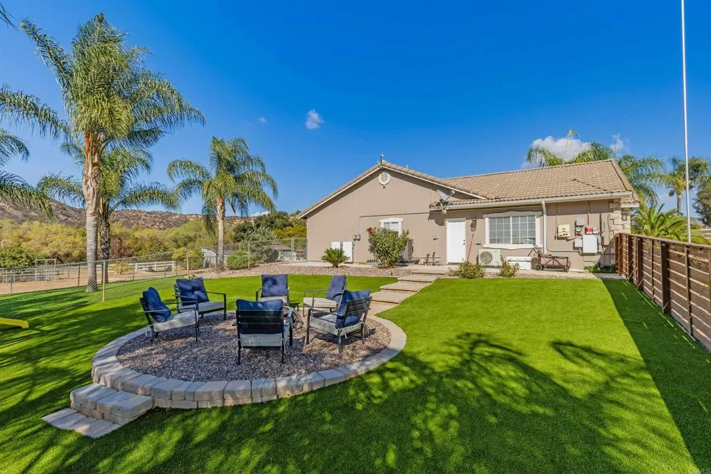 https://cdn.realtyfeed.com/cdn/127/306575958/440df6225677a0d30851106499108ce1.webp