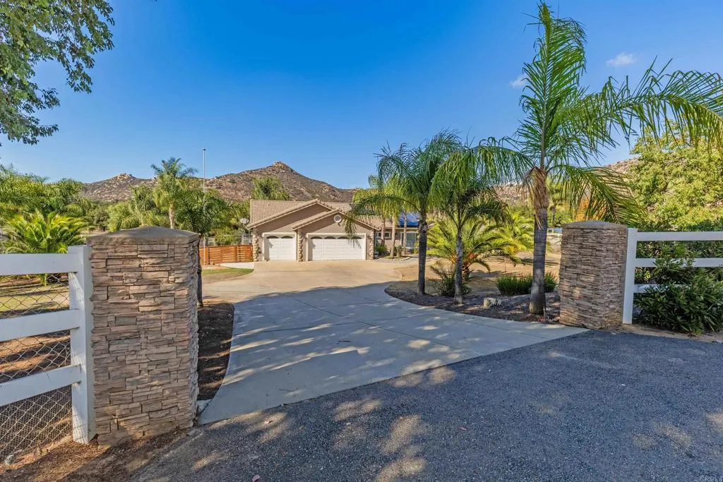 https://cdn.realtyfeed.com/cdn/127/306575958/7e63b980bfd82707da855623949a3396.webp