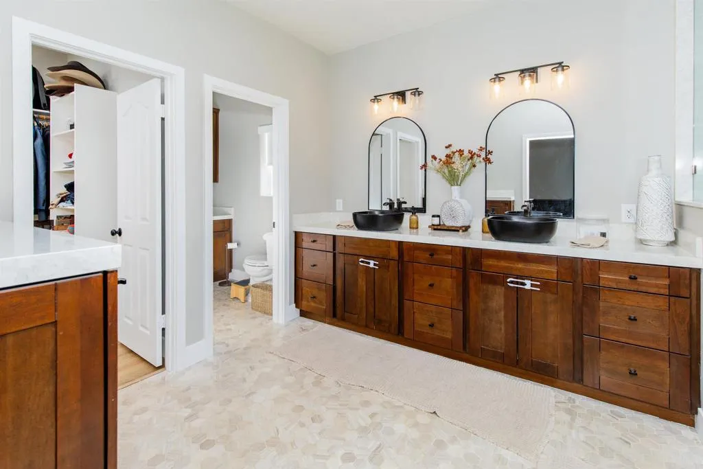 https://cdn.realtyfeed.com/cdn/127/306575958/e374a90f0b46dc7ac75c228de4302bf9.webp
