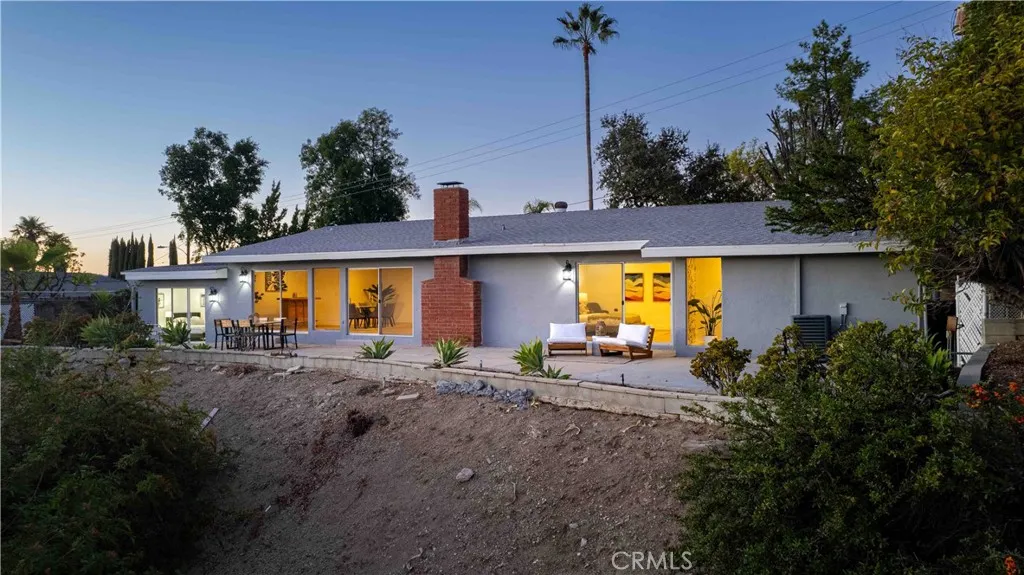 Woodland Hills, CA 91364