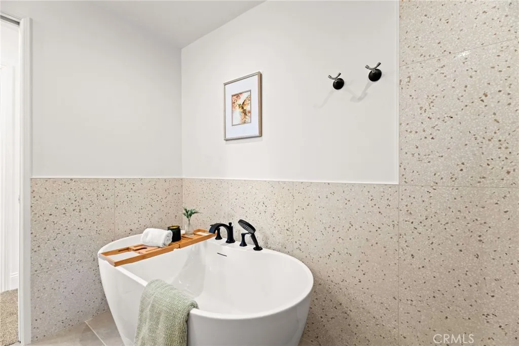 Photo #22: SW25248402 Listing: Photo #22