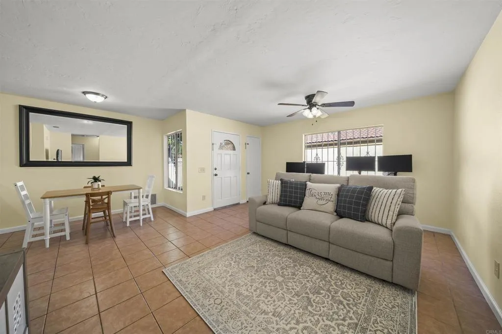 https://cdn.realtyfeed.com/cdn/127/306576028/894d569af68769ad113350936f0e3e0e.webp