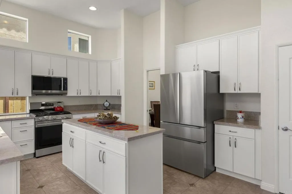 https://cdn.realtyfeed.com/cdn/127/306576074/35affdf5d1166877ae05e5144bf83857.webp