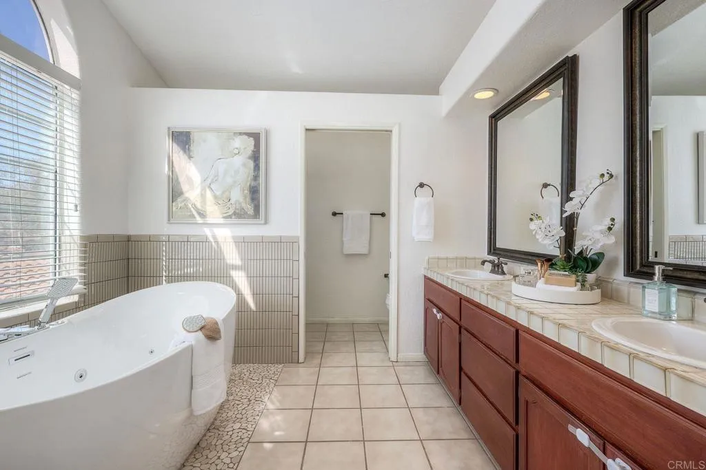 https://cdn.realtyfeed.com/cdn/127/306576121/27ff54b9ff80b0296d315a82658493dc.webp