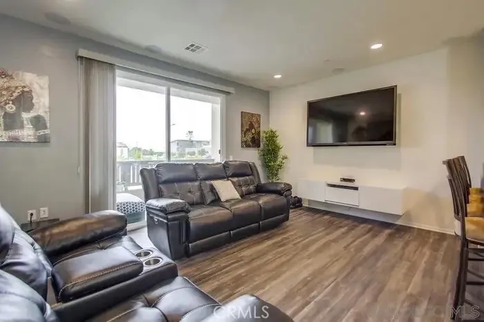 https://cdn.realtyfeed.com/cdn/127/306576181/5d9c5941154156f0056d9c11f4217b3c.webp
