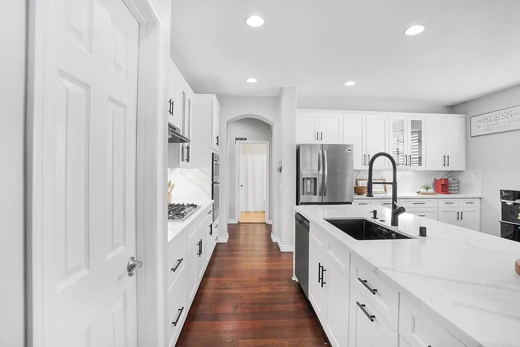 https://cdn.realtyfeed.com/cdn/127/306576222/81dfab3036d95bfdcb279c81b98612a9.webp