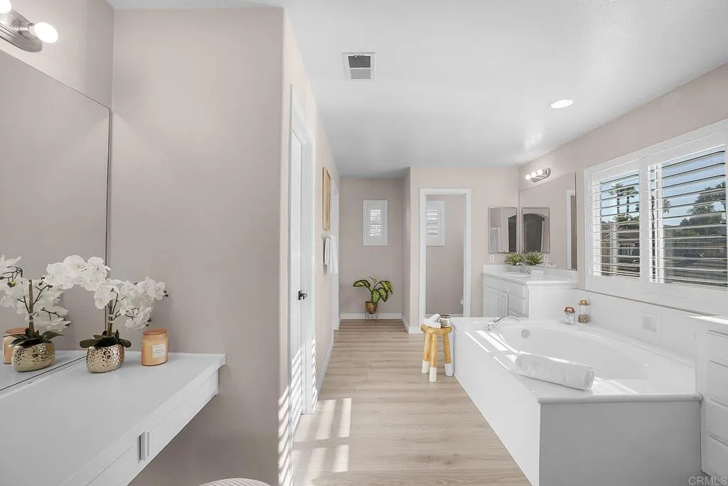 https://cdn.realtyfeed.com/cdn/127/306576222/d62a2c25025ec371244857973c0a3fdb.webp