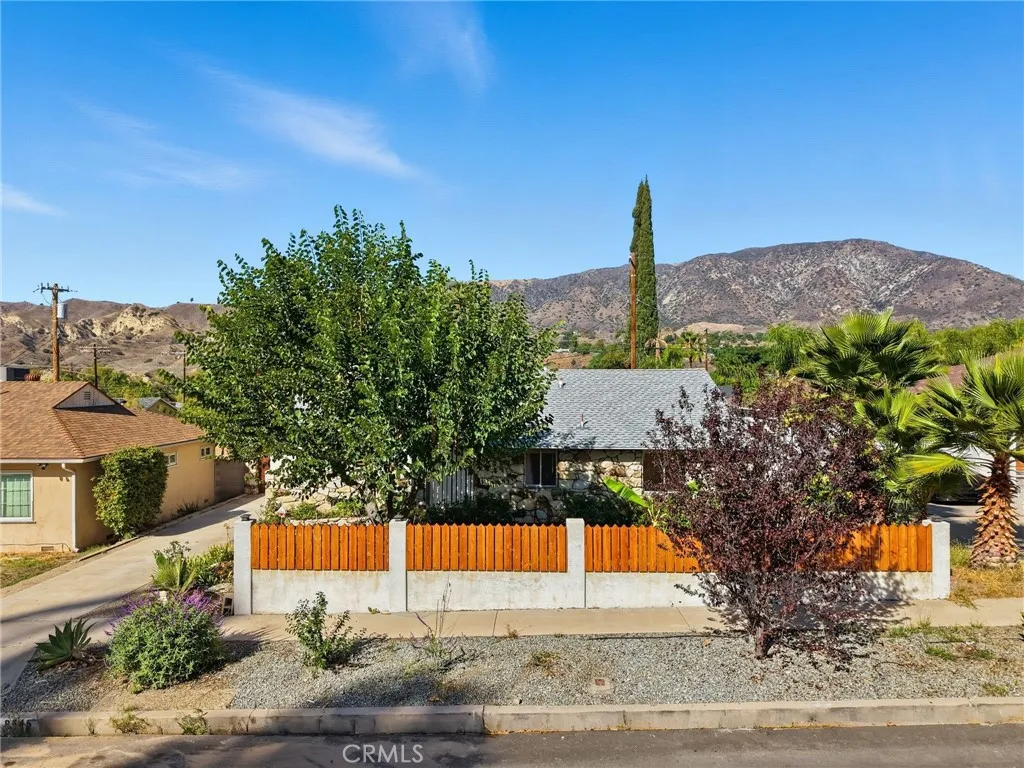 8545 Forsythe Street, Sunland, CA 91040 - Photo 3 of 30, Sunland, CA