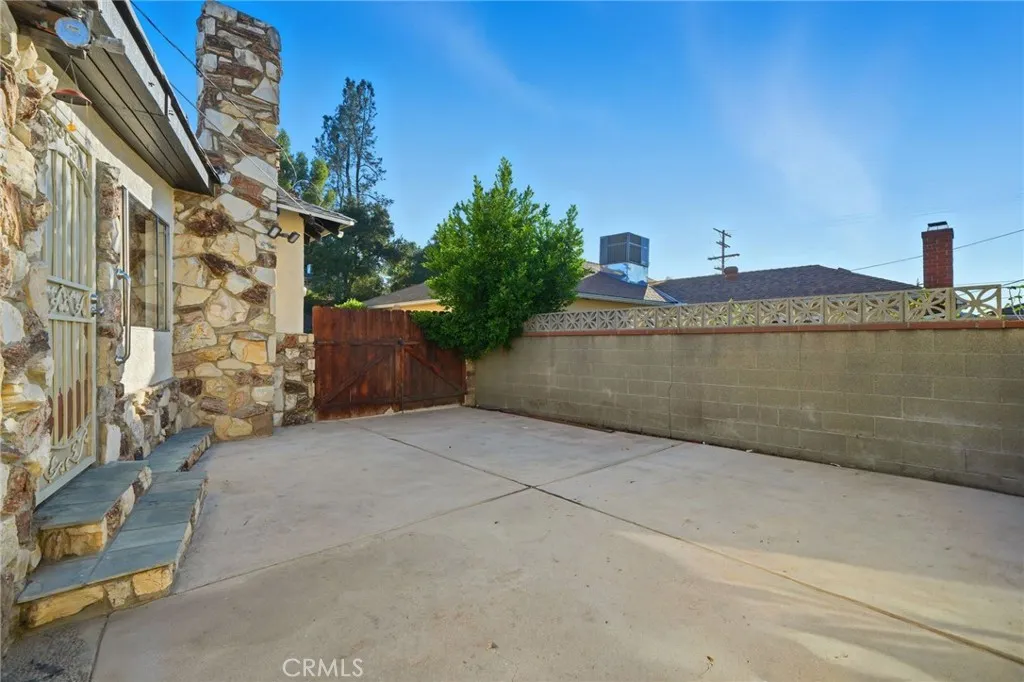 8545 Forsythe Street, Sunland, CA 91040 - Photo 5 of 30, Sunland, CA