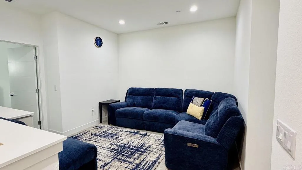https://cdn.realtyfeed.com/cdn/127/306576328/663193cc396350a7996f4b237819f7b0.webp