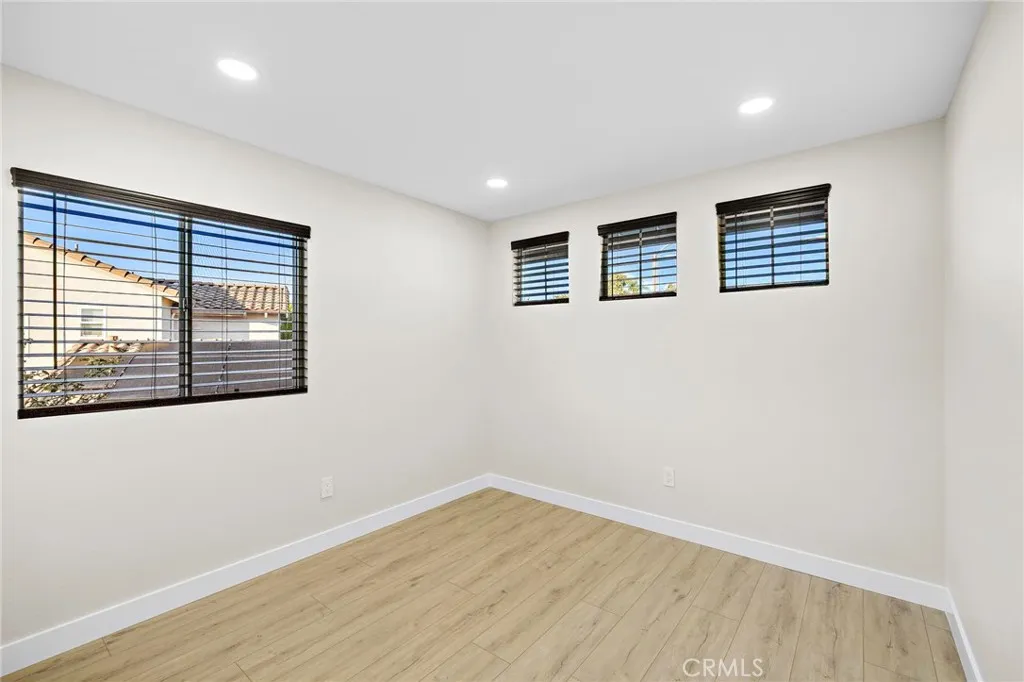 https://cdn.realtyfeed.com/cdn/127/306576660/f81054d73bff8390459476fe811a7a79.webp