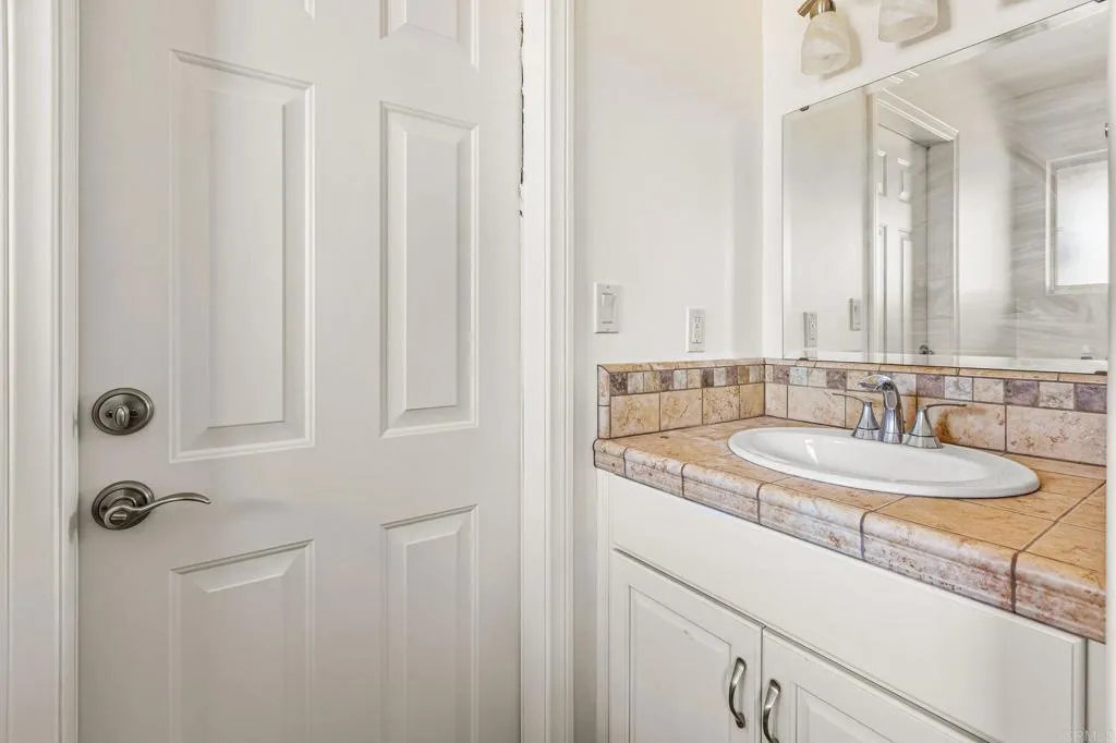 https://cdn.realtyfeed.com/cdn/127/306576717/7faf2d2113374e8783408f05706b7dba.webp