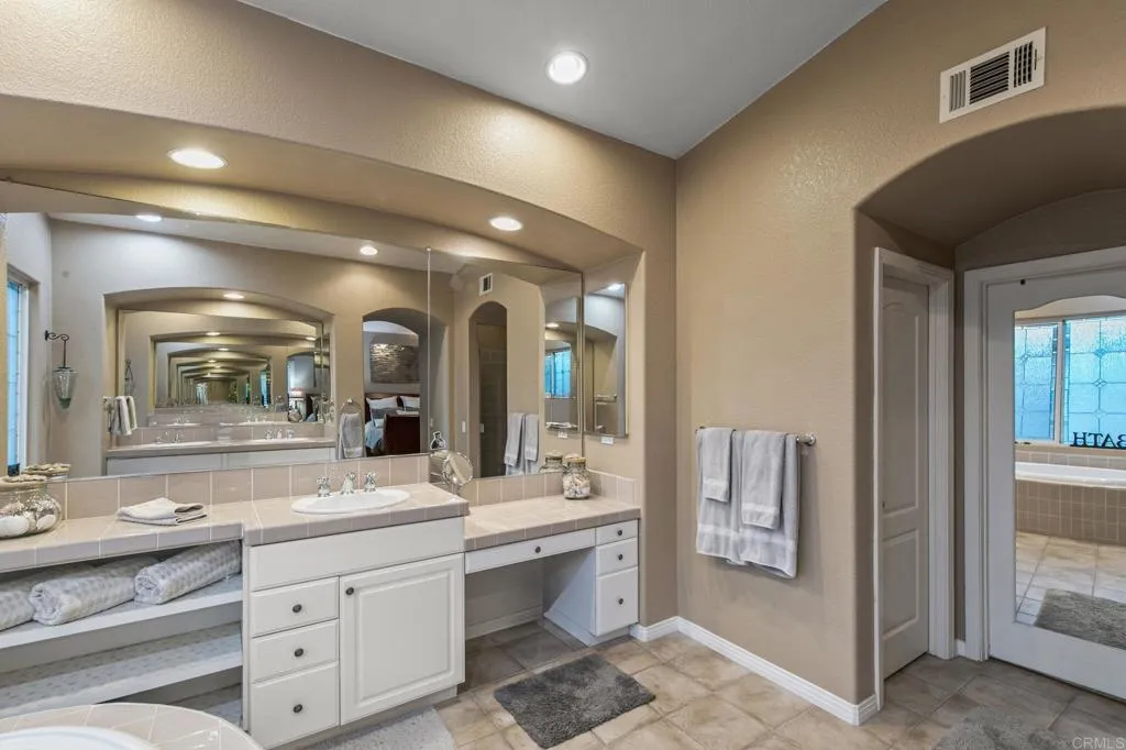 https://cdn.realtyfeed.com/cdn/127/306576737/234a8676e914632a56520cae9ba8a803.webp