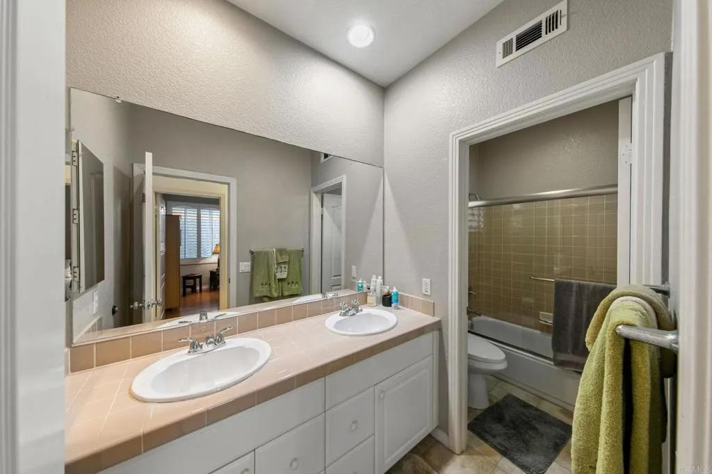 https://cdn.realtyfeed.com/cdn/127/306576737/502d0c762c50852e747529b9dea22f8e.webp