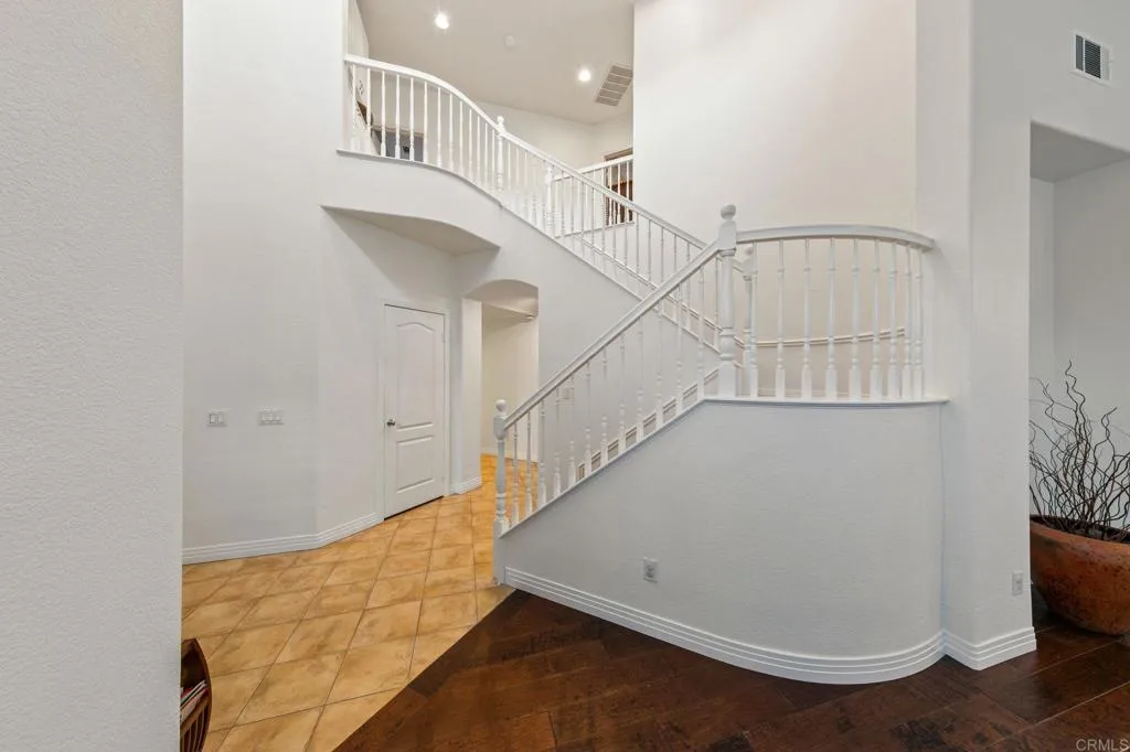 https://cdn.realtyfeed.com/cdn/127/306576737/5a5b1940e4662c7264b1b7a3966aa01e.webp