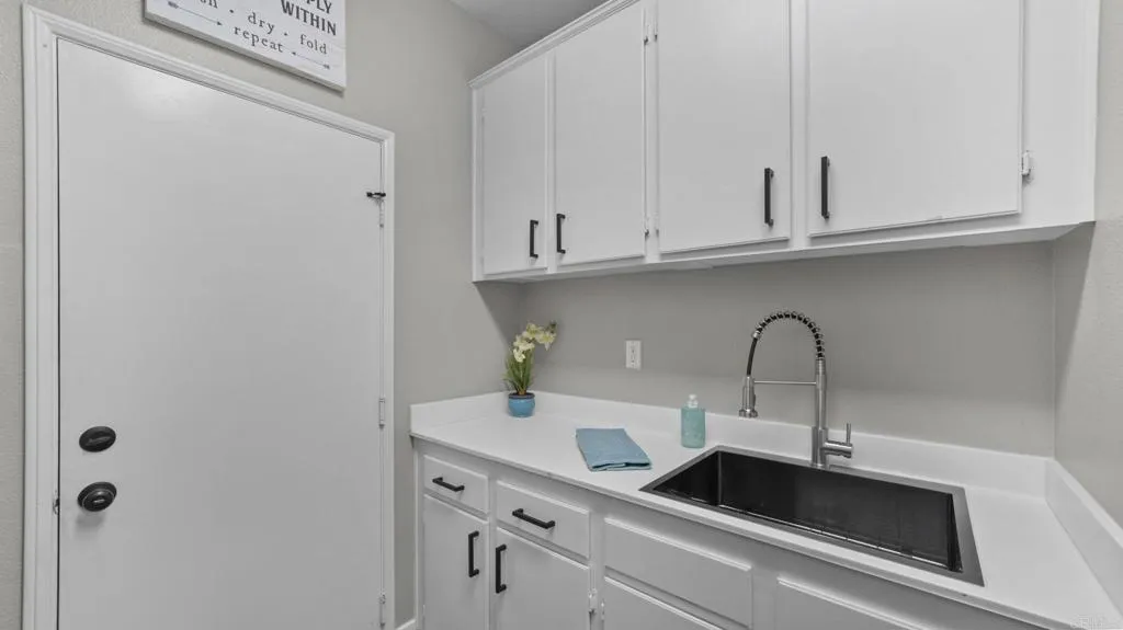 https://cdn.realtyfeed.com/cdn/127/306576742/065dd6de23418f741ac7b62917212f89.webp