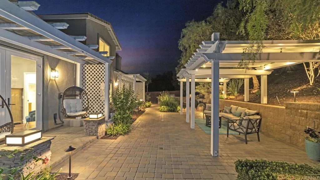 https://cdn.realtyfeed.com/cdn/127/306576742/15a32028c24b6e08f90e84197bdc7574.webp