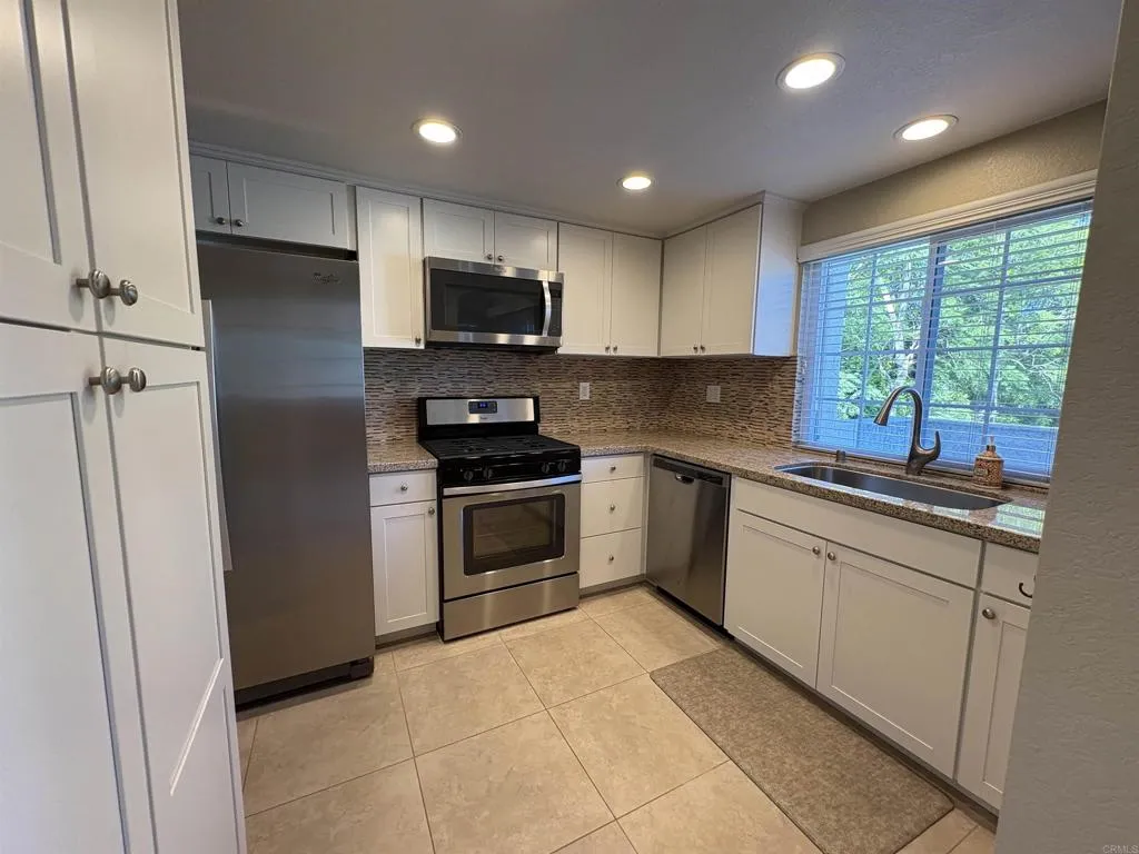Vista, CA 92081