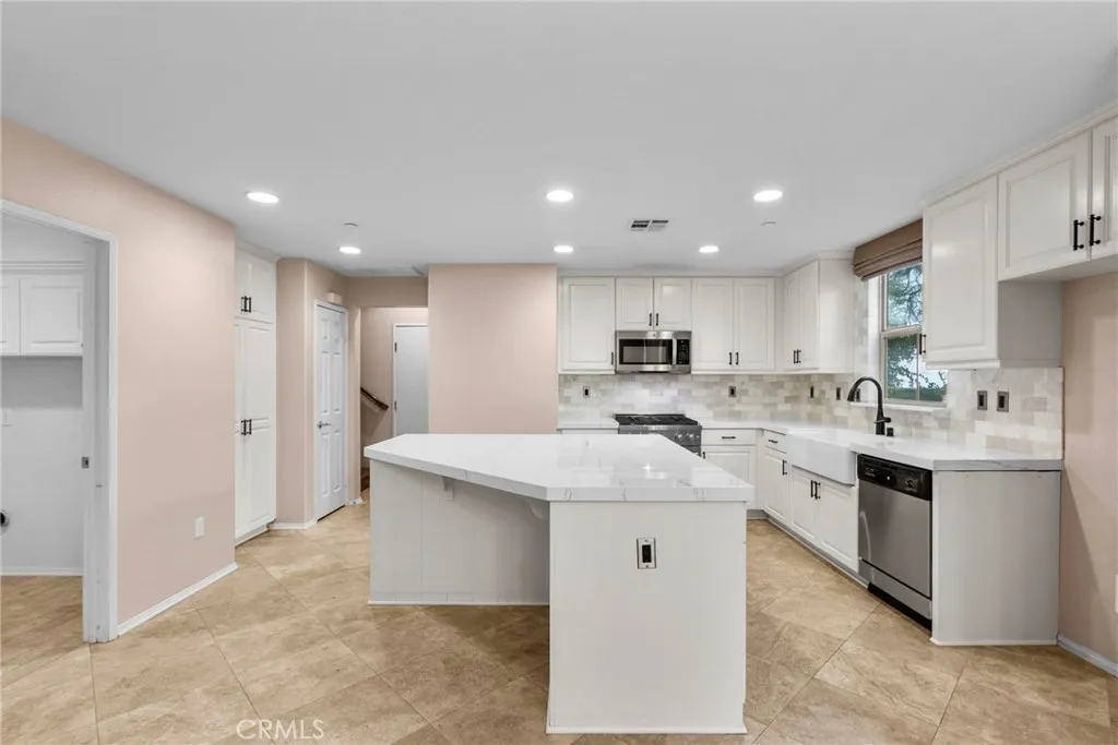 Porter Ranch, CA 91326