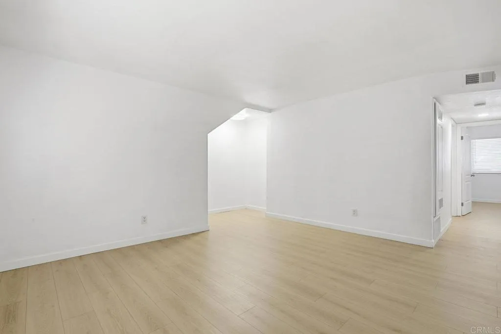 https://cdn.realtyfeed.com/cdn/127/306577034/0093d94f7dd163e1cb8e9af7c79532f1.webp