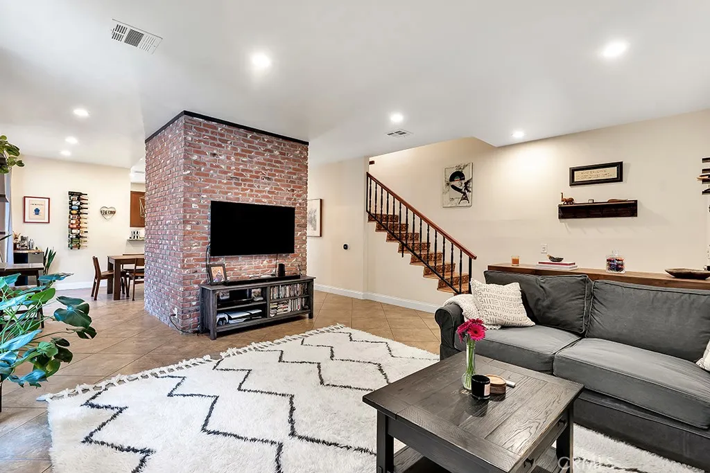 4444 Moorpark Way, Toluca Lake, CA 91602