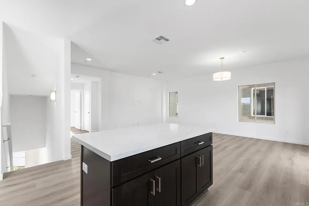 https://cdn.realtyfeed.com/cdn/127/306577152/46c395baf6074f6093ce4faea45dd901.webp