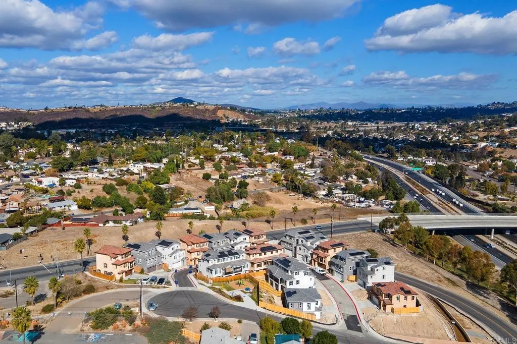 https://cdn.realtyfeed.com/cdn/127/306577152/d5ef15010e9e4ba60350d3f824d7211a.webp