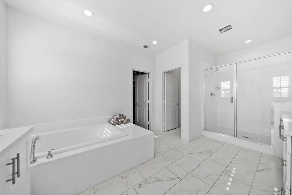 https://cdn.realtyfeed.com/cdn/127/306577153/ce983ce87560cc4c756d99662d70c236.webp